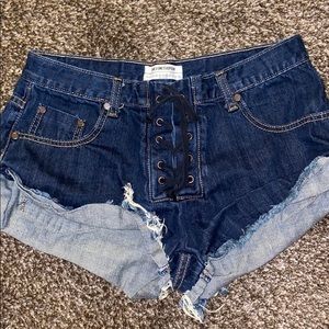 One Teaspoon bandit shorts.